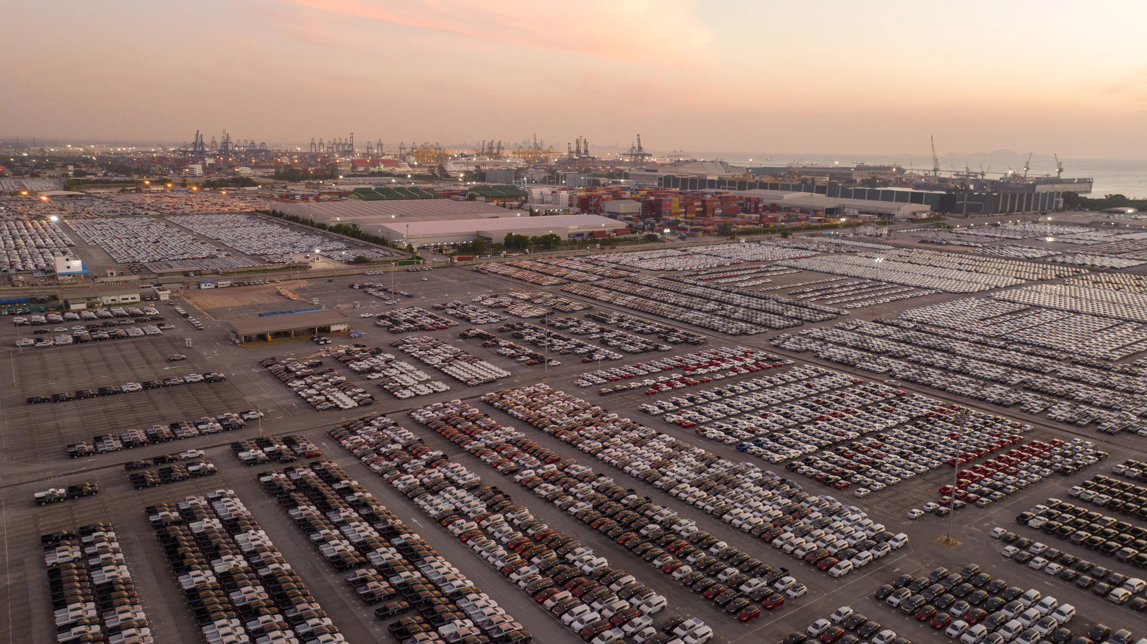 Dubai Parking Time 2025 | Paid & Free Parking Time